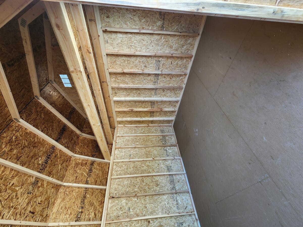 Side Lofted Barn