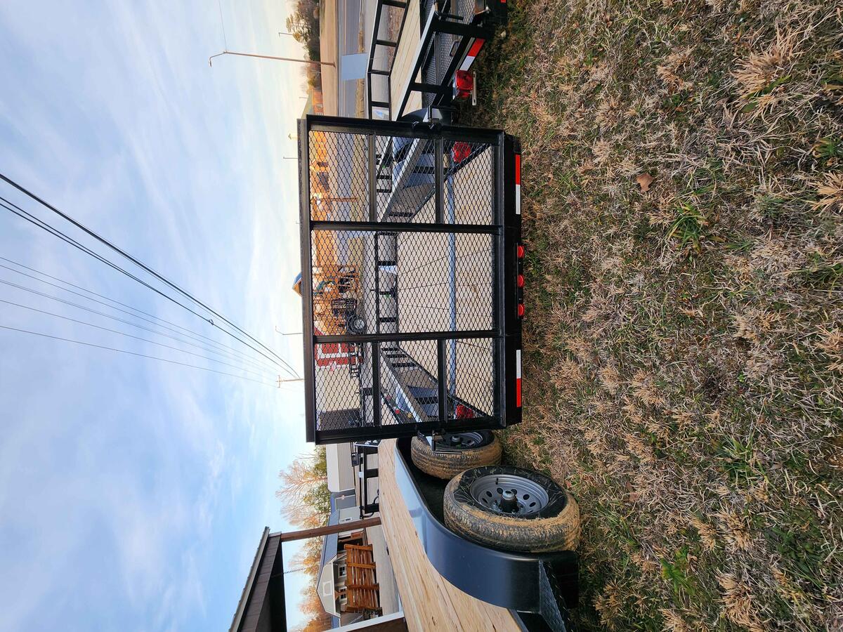 10' Single Axle Utility with Dove
