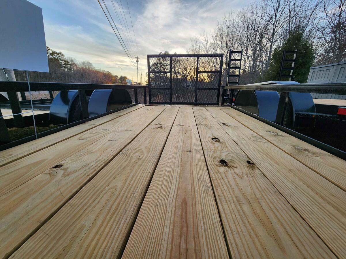 10' Single Axle Utility with Dove